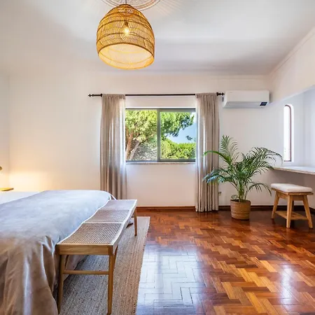Дом отдыха Escape With Private Pool *