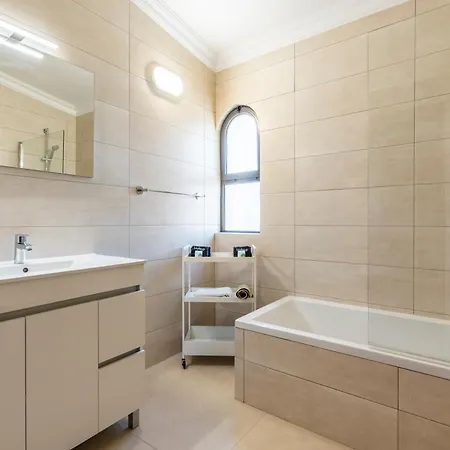 Escape With Private Pool Дом отдыха Виламура
